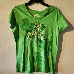 Lucky st Patty's day tshirt green clovers large